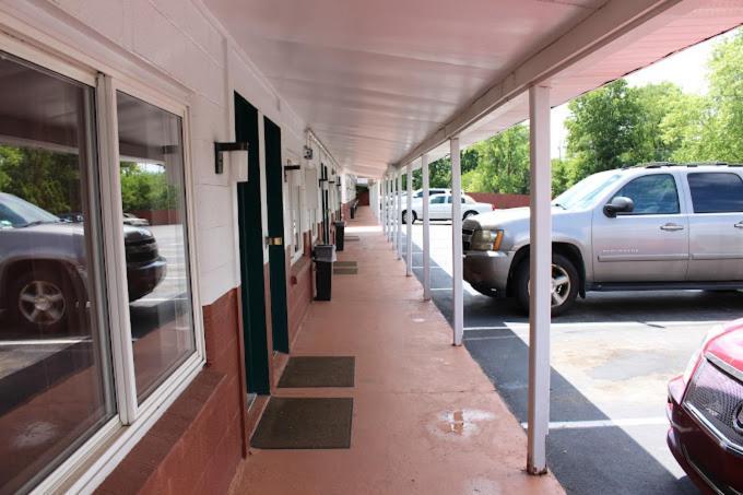 Blisspoint Inn Fka Motel 6T7 インディアナポリス エクステリア 写真