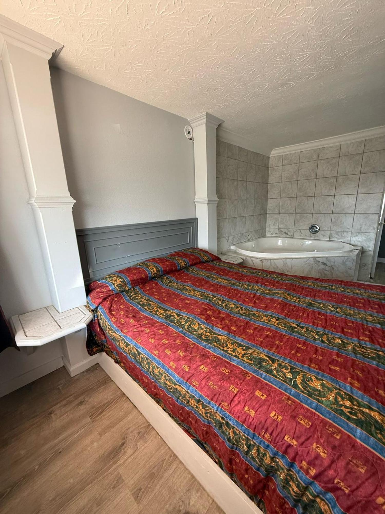 Blisspoint Inn Fka Motel 6T7 インディアナポリス エクステリア 写真