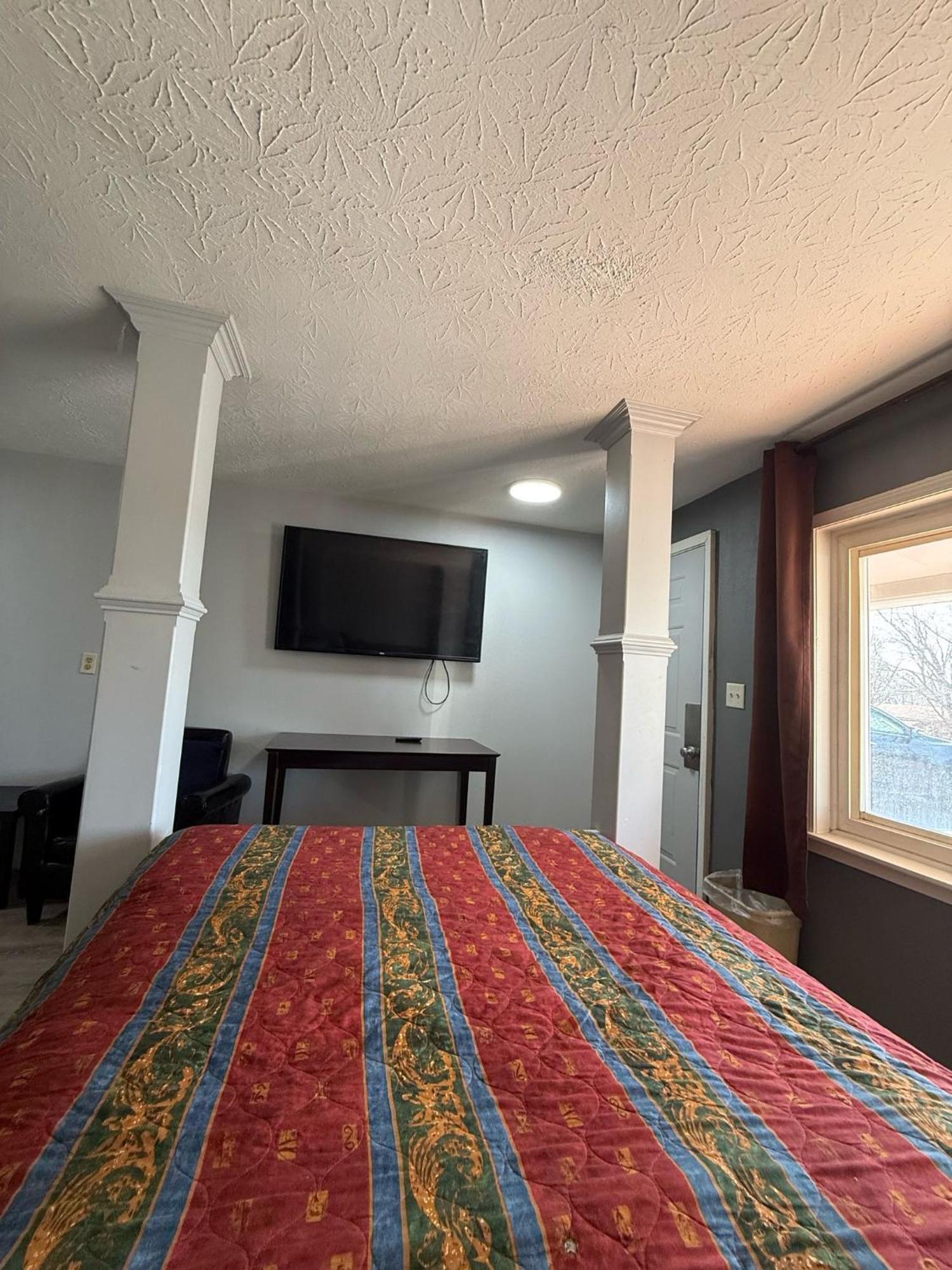 Blisspoint Inn Fka Motel 6T7 インディアナポリス エクステリア 写真